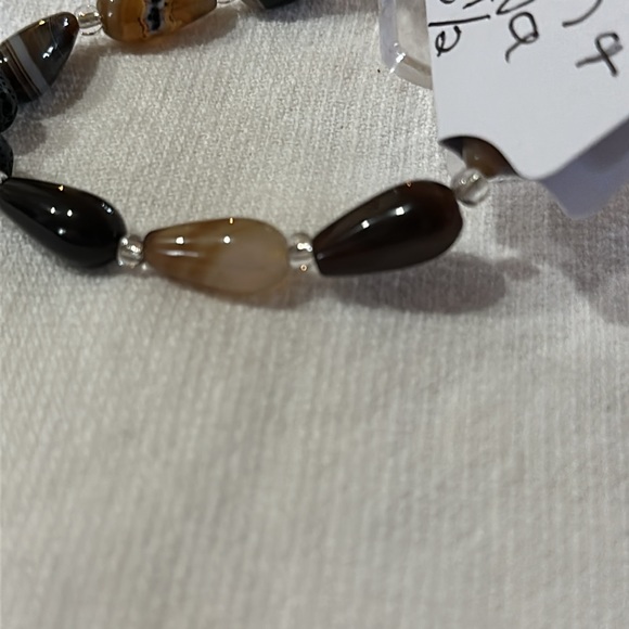 Pretty Hand Crafted Dyed Brown Agate and Lava Stretch Bracelet - Picture 3 of 9